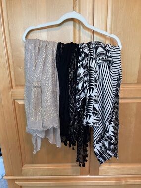Stella & Dot set of Lightweight Scarves - Black, White & Light Taupe